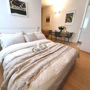 Apartament Corso Vercelli, Mediolan